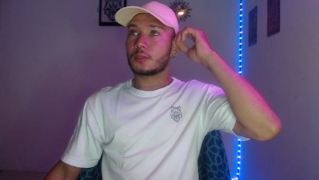 Amet Hudson model hot galleries