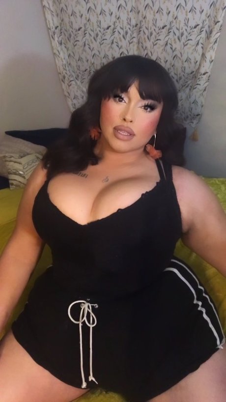 arielle model erotic photo