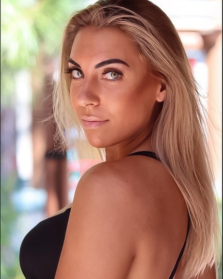 Arianna Kartel model free archive