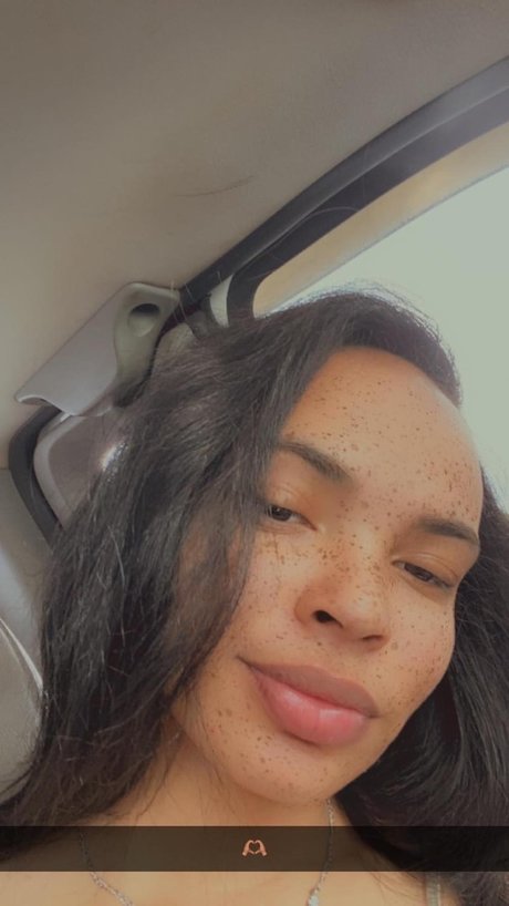 _rosie_ adult model img