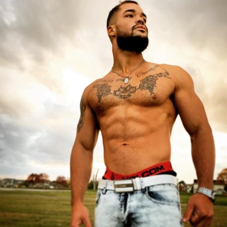 Romeo enjewelyet model adult gallery