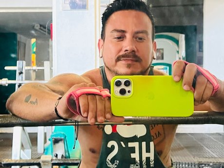 Roi Pineda adult actress photos