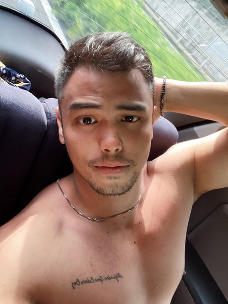 Marujin28 model nude pic