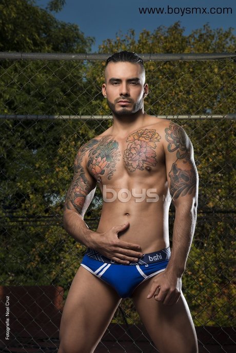 MATTEW CANSECO erotic model pic