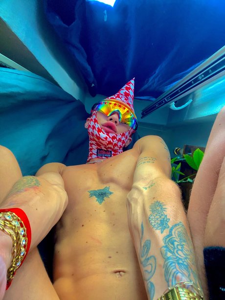 MarkusFox star hot images