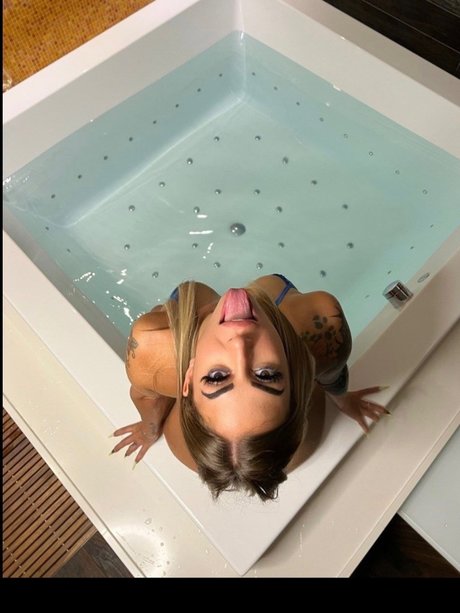 Marika Milani beautiful star photo