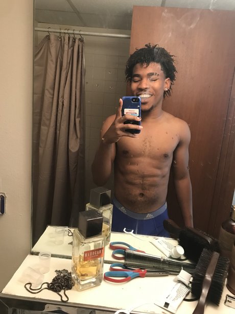 ItsLitDude pornographic model picture