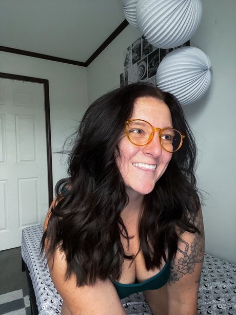 Ashlynn model nude picture