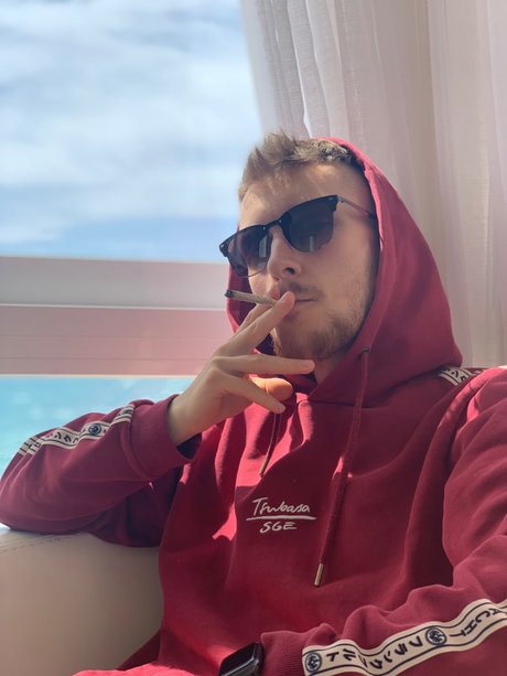 _Maxi Raw_ star beautiful pics