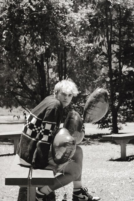 Max Givo_ actress archive