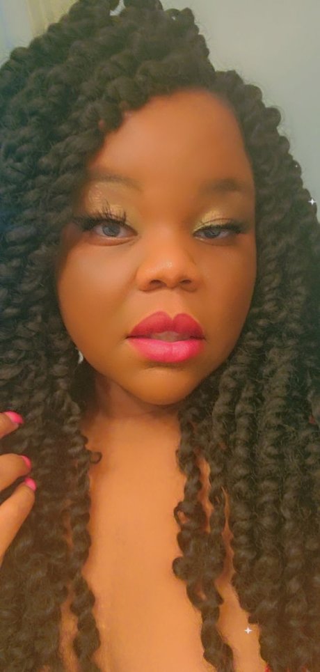 Gypsii Danger model pornographic image