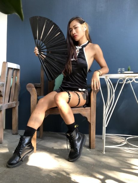 Sandi model nude pictures