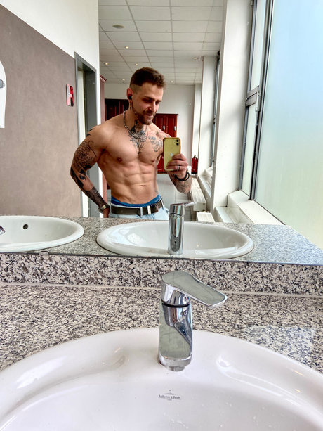 Mattiasara model best picture