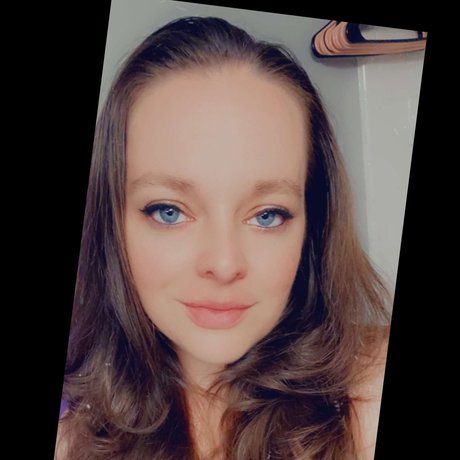 Massage Vixen naked model picture