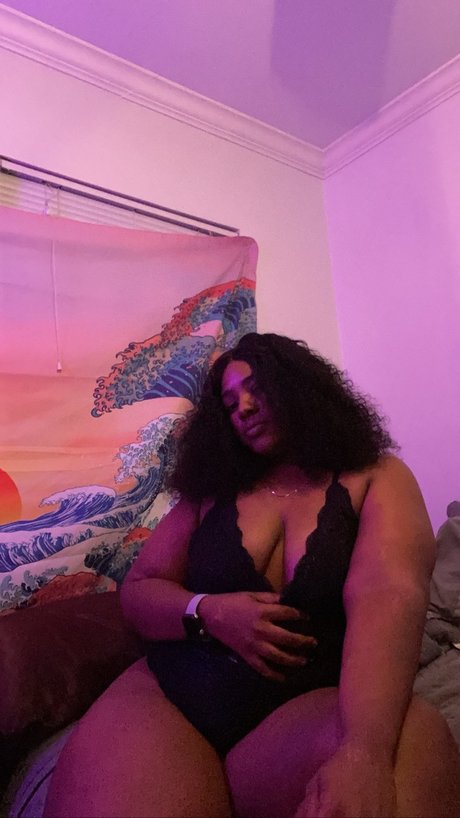 MaskedUpFiji exclusive star pictures