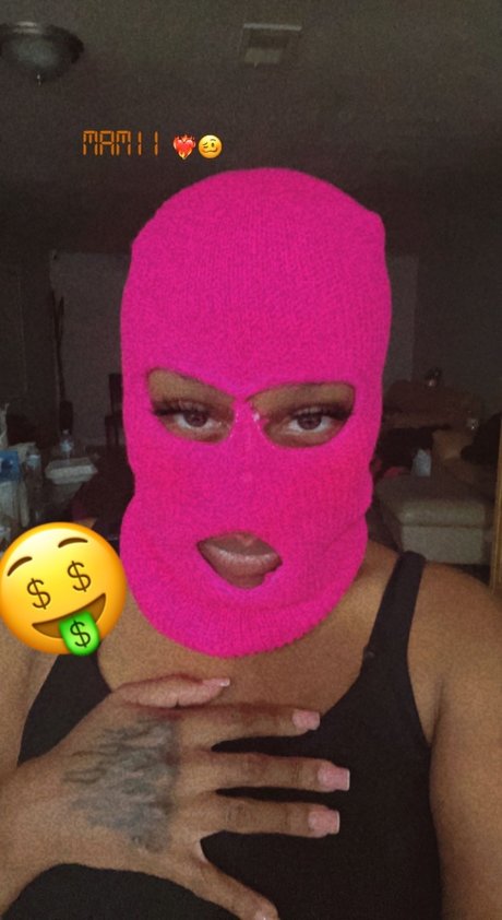 Mamii xxx model picture