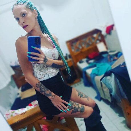 La Bebecita Queen free star archive