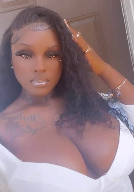 NastyPrettyFreakHo Named C Mami_ model high quality images