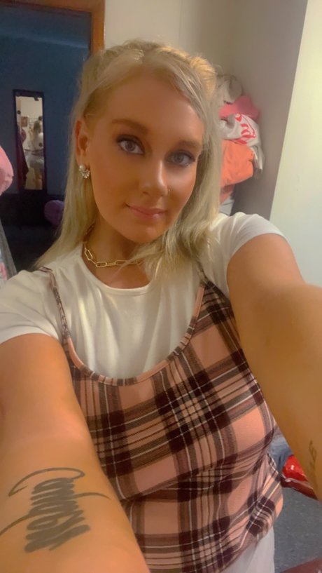 Blondebbyxo model sex pics