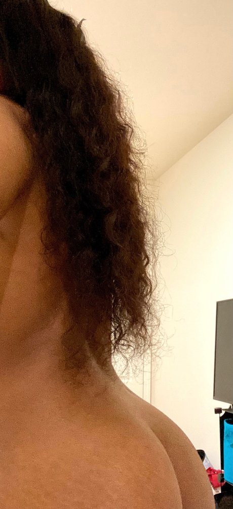 Samorya Moss star erotic pics