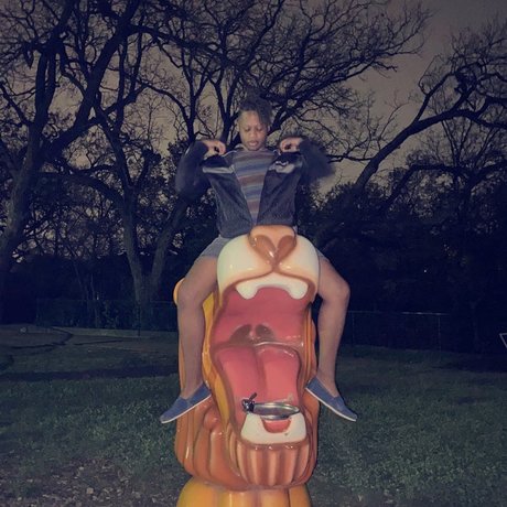 Bhadd model beautiful picture