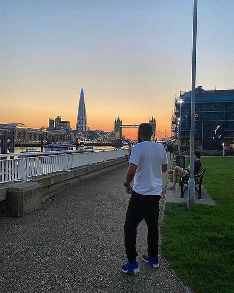 MebzTing star art photo