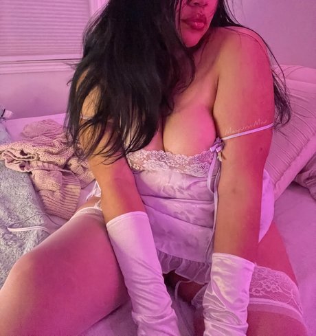 Yumi Chubby Asian BBW model naked picture