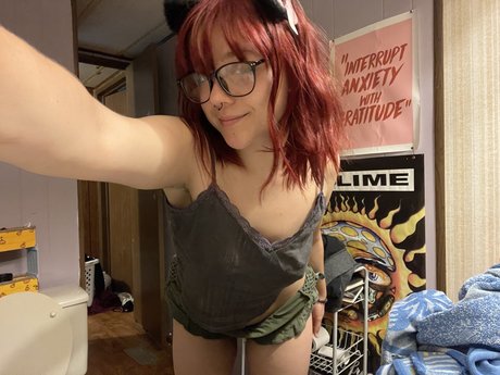 MayaHoliday erotic actress img