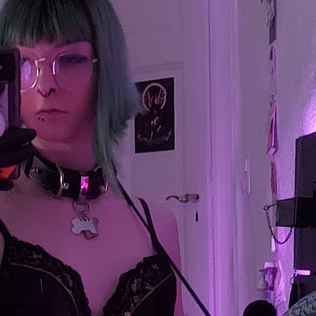 MAXXIE DAMAGE naked model pics