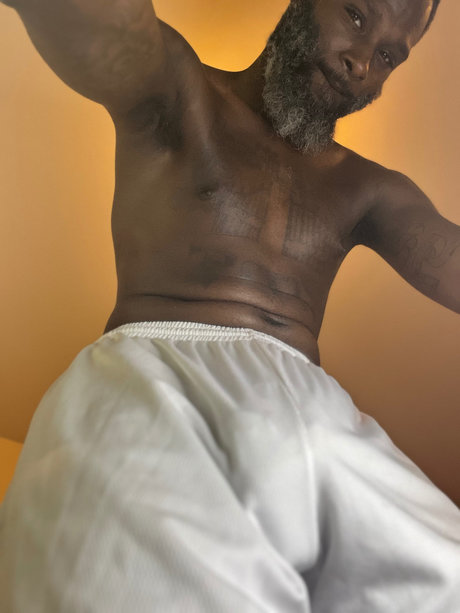 Max Sterling model naked photo