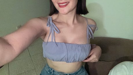 Merly Estela star nude photo