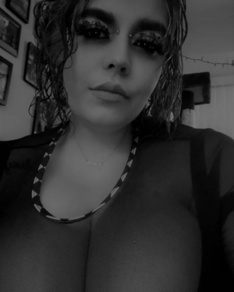 Bee Brat star pretty pic