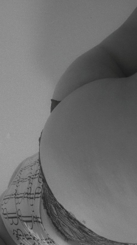 Melissa 03 nude model images