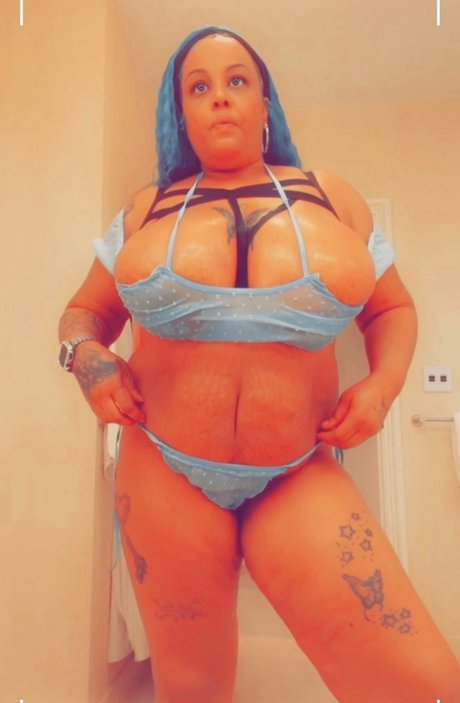 Beckybombshell model nudes picture