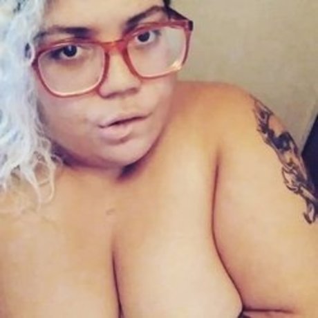 HaelBelial model pornographic images