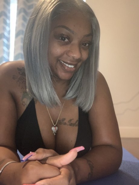 Foxy Brown top star pictures