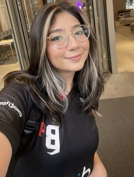 Tayhuhu star naked photos