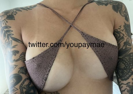 Mae Col model top photo