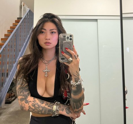 Mae Col sex actress images