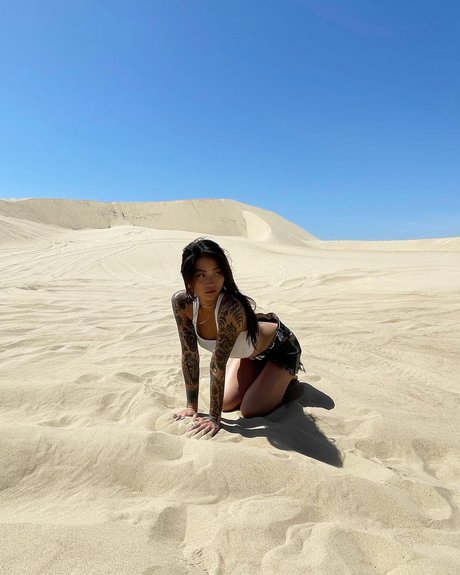 Mae Col hd model images