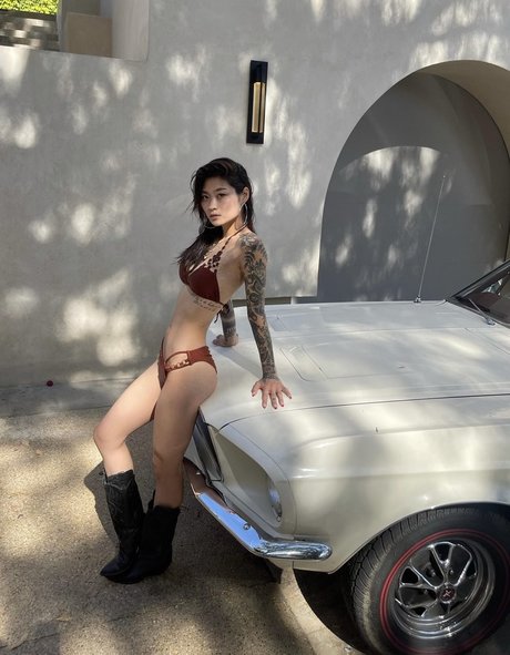 Mae Col top star images