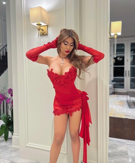 Amelia Maltepe xxx actress img