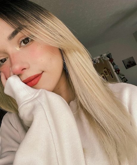 shelbygraces model hot pic