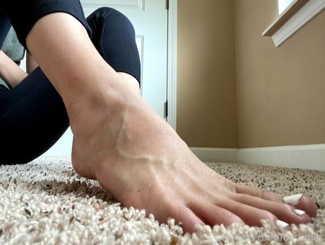 footivities art model gallery