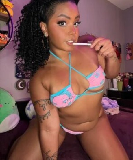 Mamasagi beautiful model pictures