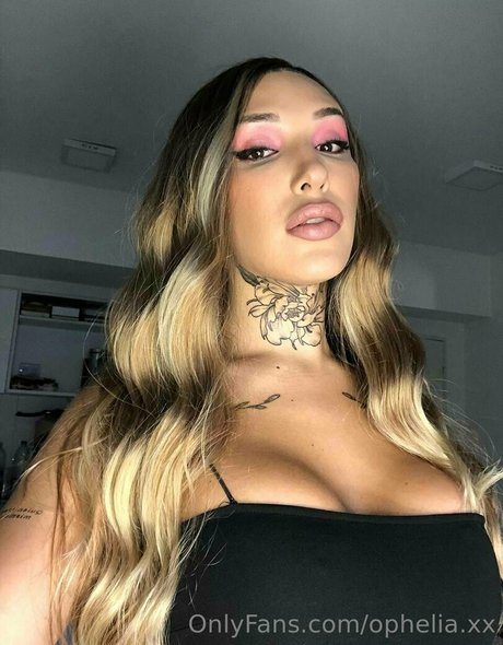 ophelia xx erotic star photos