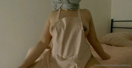 adoyeblehoe erotic actress photo