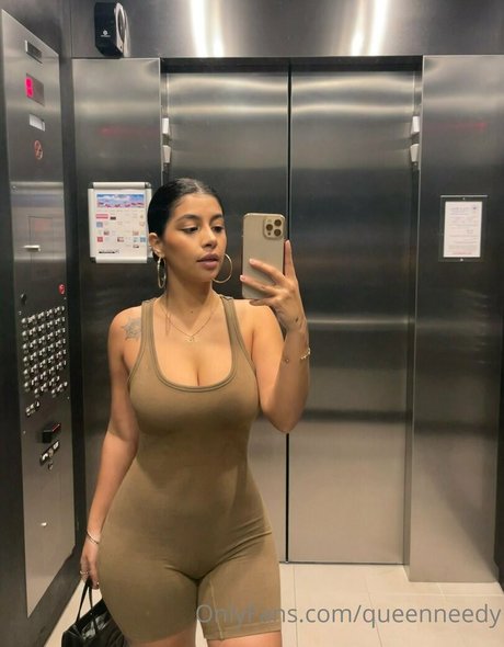 Queenneedy pornstar free pics