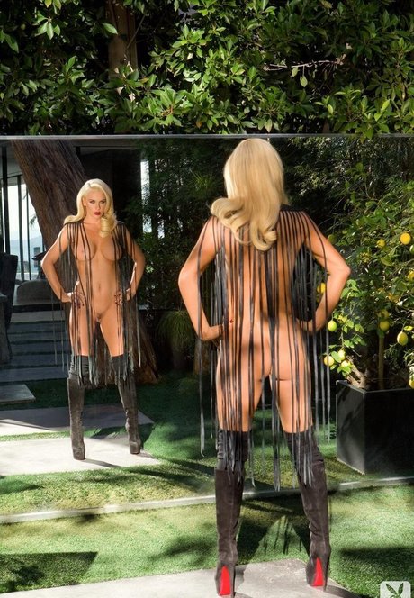 Jenny McCarthy pornstar nudes picture