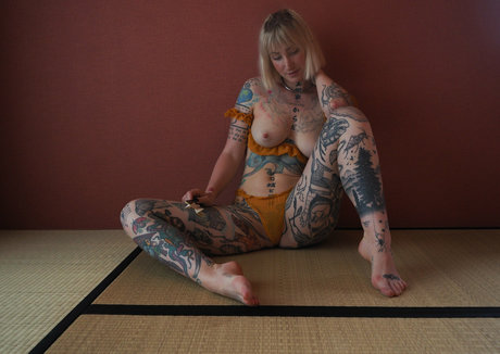 Mrs Nice pretty model archive